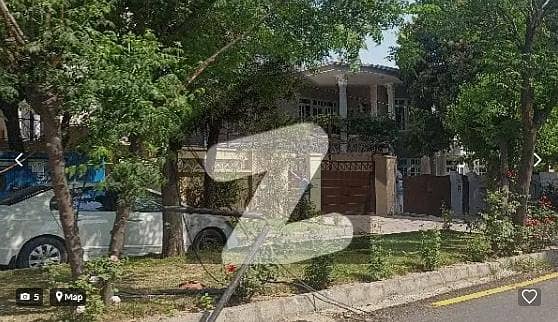 E-7 Best Location Posh Area Plot 50x90=500Sqy For Sale