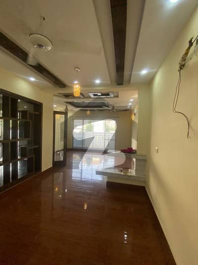 GROUND FLOOR AND BASEMENT AVAILABLE FOR RENT IN DHA PHASE 6 LAHORE