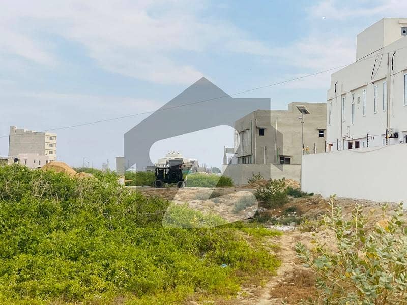 ڈی ایچ اے فیز 8 ڈی ایچ اے ڈیفینس,کراچی میں 1 کنال رہائشی پلاٹ 5.6 کروڑ میں برائے فروخت۔