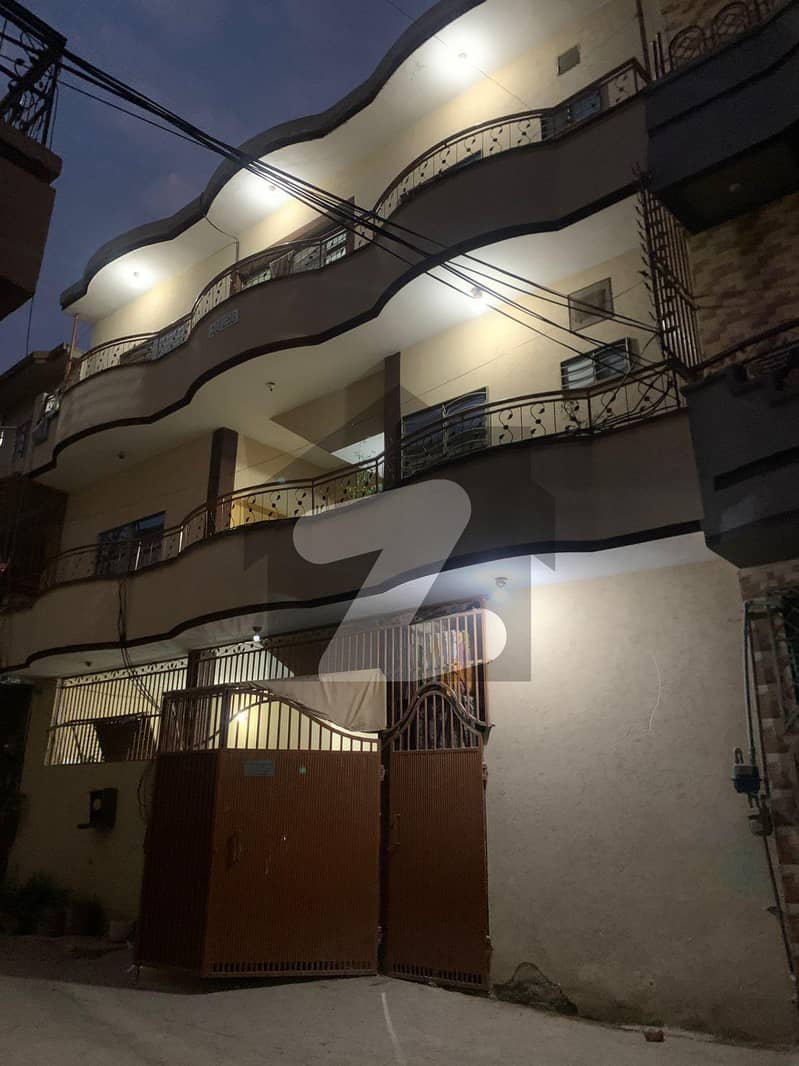 اسلام آباد ویو کالونی آئی ۔ 13,اسلام آباد میں 9 کمروں کا 6 مرلہ مکان 2.65 کروڑ میں برائے فروخت۔