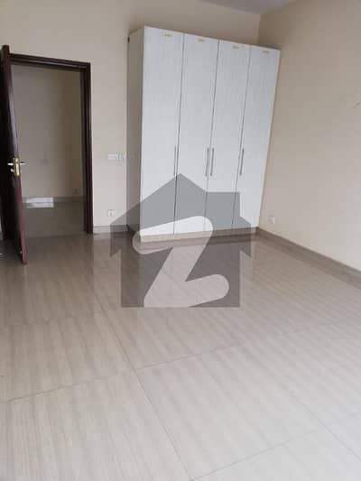 One Bed Unfurnished With Sharing Kitchen For Male Near DHA Raya