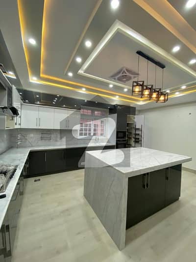 گلبرگ گرینز ۔ بلاک سی گلبرگ گرینز,گلبرگ,اسلام آباد میں 8 کمروں کا 5 کنال فارم ہاؤس 20.0 کروڑ میں برائے فروخت۔