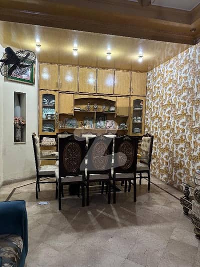 علامہ اقبال ٹاؤن ۔ راوی بلاک علامہ اقبال ٹاؤن,لاہور میں 3 کمروں کا 10 مرلہ بالائی پورشن 70.0 ہزار میں کرایہ پر دستیاب ہے۔