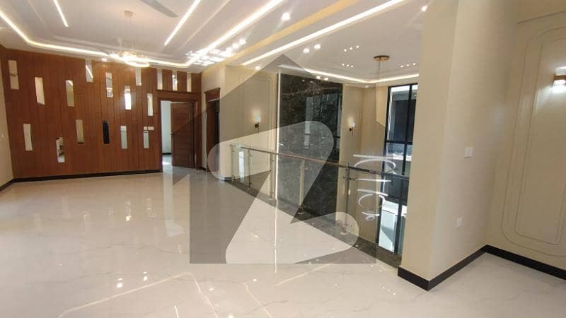 ڈی ایچ اے ڈیفینس پشاور میں 8 کمروں کا 1 کنال مکان 9.4 کروڑ میں برائے فروخت۔ ڈی ایچ اے ڈیفینس پشاور میں 8 کمروں کا 1 کنال مکان 9.4 کروڑ میں برائے فروخت۔