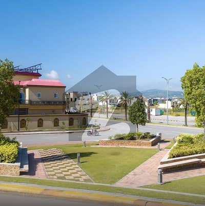 7 Marla Corner Sun Facing Plot Adjacent To Park &Amp; Main Boulevard Ideal Location