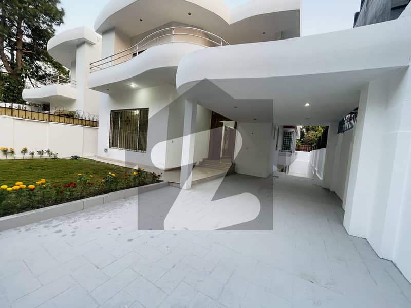 ایف ۔ 7 اسلام آباد میں 6 کمروں کا 1 کنال مکان 7.5 لاکھ میں کرایہ پر دستیاب ہے۔