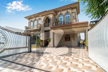 ڈی ایچ اے فیز 7 - بلاک وائے فیز 7,ڈیفنس (ڈی ایچ اے),لاہور میں 5 کمروں کا 1 کنال مکان 6.75 کروڑ میں برائے فروخت۔