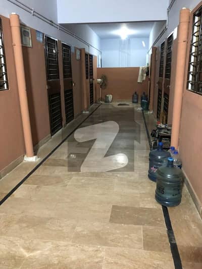 صفورا گوٹھ گلستانِ جوہر,کراچی میں 1 کمرے کا 2 مرلہ فلیٹ 16.0 ہزار میں کرایہ پر دستیاب ہے۔