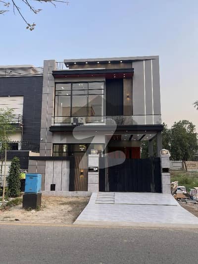 ڈی ایچ اے 11 رہبر فیز 2 ڈی ایچ اے 11 رہبر,لاہور میں 3 کمروں کا 5 مرلہ مکان 2.84 کروڑ میں برائے فروخت۔ ڈی ایچ اے 11 رہبر فیز 2 ڈی ایچ اے 11 رہبر,لاہور میں 3 کمروں کا 5 مرلہ مکان 2.84 کروڑ میں برائے فروخت۔