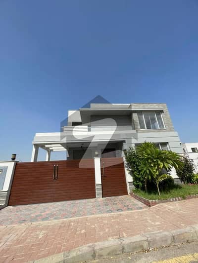 500 Square Yard Luxury Villa FOR SALE 2 Km From Entrance Of BTK 6 Bed DD Lounge 2 Kitchens