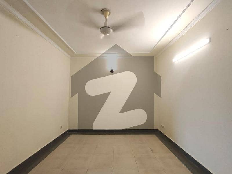 عسکری 1 عسکری,لاہور میں 3 کمروں کا 11 مرلہ فلیٹ 3.25 کروڑ میں برائے فروخت۔ عسکری 1 عسکری,لاہور میں 3 کمروں کا 11 مرلہ فلیٹ 3.25 کروڑ میں برائے فروخت۔