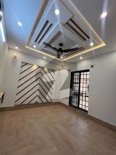 MODERN 10 MARLA HOUSE AVAILABLE FOR SALE IN LDA AVENUE - BLOCK J