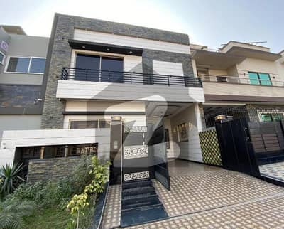 سٹی ہاؤسنگ سوسائٹی گوجرانوالہ میں 4 کمروں کا 5 مرلہ مکان 2.45 کروڑ میں برائے فروخت۔