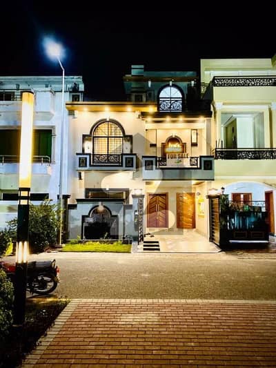 ڈریم گارڈنز ڈیفینس روڈ,لاہور میں 4 کمروں کا 5 مرلہ مکان 2.6 کروڑ میں برائے فروخت۔ ڈریم گارڈنز ڈیفینس روڈ,لاہور میں 4 کمروں کا 5 مرلہ مکان 2.6 کروڑ میں برائے فروخت۔