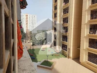 Flat In Chapal Courtyard Sized 950 Square Feet Is Available