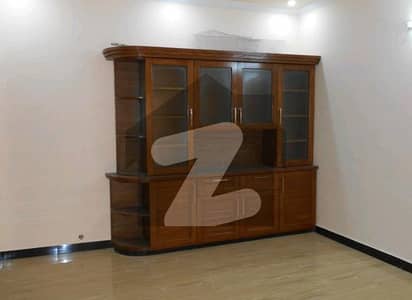 آئی ۔ 8/4 آئی ۔ 8,اسلام آباد میں 3 کمروں کا 12 مرلہ زیریں پورشن 1.4 لاکھ میں کرایہ پر دستیاب ہے۔