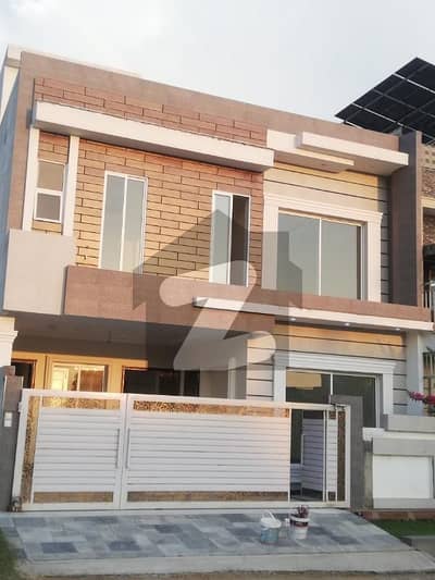 Luxury 8 Marla Brand New Home In MPCHS Block D, B-17 Islamabad