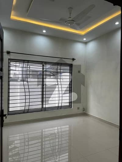 بحریہ انکلیو بحریہ ٹاؤن,اسلام آباد میں 3 کمروں کا 6 مرلہ مکان 2.65 کروڑ میں برائے فروخت۔ بحریہ انکلیو بحریہ ٹاؤن,اسلام آباد میں 3 کمروں کا 6 مرلہ مکان 2.65 کروڑ میں برائے فروخت۔