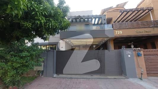 بحریہ ٹاؤن فیز 4 بحریہ ٹاؤن راولپنڈی,راولپنڈی میں 5 کمروں کا 10 مرلہ مکان 5.5 کروڑ میں برائے فروخت۔ بحریہ ٹاؤن فیز 4 بحریہ ٹاؤن راولپنڈی,راولپنڈی میں 5 کمروں کا 10 مرلہ مکان 5.5 کروڑ میں برائے فروخت۔