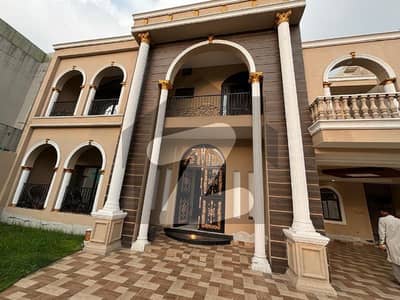 Six Bedrooms Six Wash Room Tu Servant Quarter Three Or Four Car Garage Gas Electricity Water Available Installed