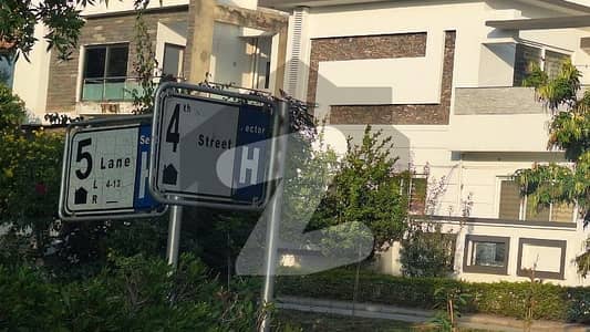 ڈی ایچ اے فیز 2 - سیکٹر ایچ ڈی ایچ اے ڈیفینس فیز 2,ڈی ایچ اے ڈیفینس,اسلام آباد میں 2 کنال رہائشی پلاٹ 9.0 کروڑ میں برائے فروخت۔