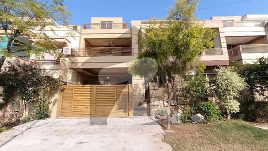 مارگلہ ویو ہاؤسنگ سوسائٹی ڈی ۔ 17,اسلام آباد میں 6 کمروں کا 11 مرلہ مکان 4.0 کروڑ میں برائے فروخت۔ مارگلہ ویو ہاؤسنگ سوسائٹی ڈی ۔ 17,اسلام آباد میں 6 کمروں کا 11 مرلہ مکان 4.0 کروڑ میں برائے فروخت۔