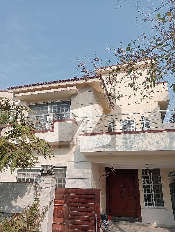 بحریہ ٹاؤن فیز 4 بحریہ ٹاؤن راولپنڈی,راولپنڈی میں 5 کمروں کا 10 مرلہ مکان 1.4 لاکھ میں کرایہ پر دستیاب ہے۔