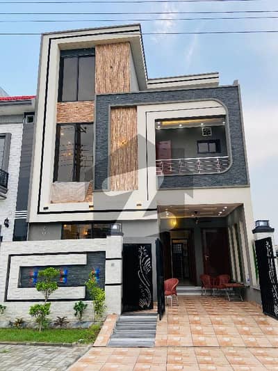 سینٹرل پارک ہاؤسنگ سکیم لاہور میں 4 کمروں کا 5 مرلہ مکان 1.95 کروڑ میں برائے فروخت۔