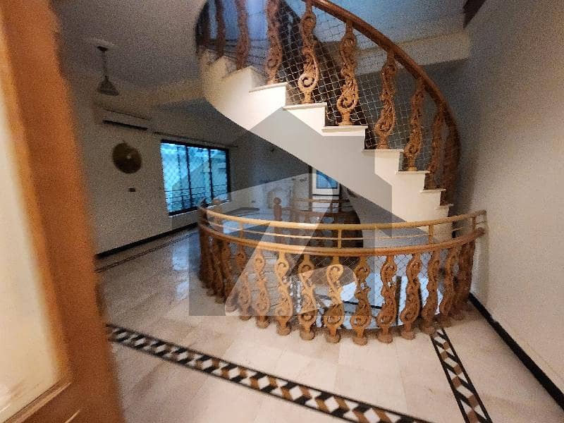 Prime Location Beautiful 5 Bedroom Liveable House