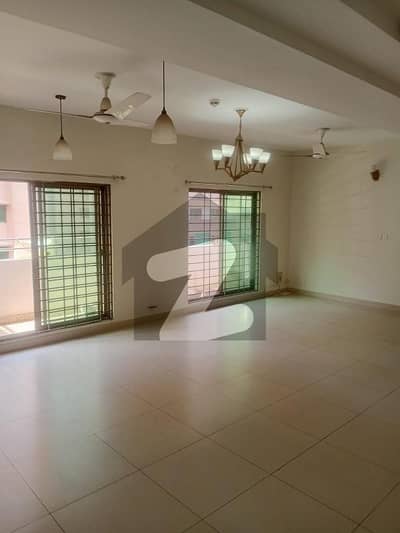 12 MARLA 4 BEDROOM NEW APARTMENT AVAILABLE FOR SALE