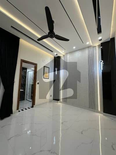 بحریہ ٹاؤن سیکٹر سی بحریہ ٹاؤن,لاہور میں 3 کمروں کا 5 مرلہ مکان 70.0 ہزار میں کرایہ پر دستیاب ہے۔ بحریہ ٹاؤن سیکٹر سی بحریہ ٹاؤن,لاہور میں 3 کمروں کا 5 مرلہ مکان 70.0 ہزار میں کرایہ پر دستیاب ہے۔