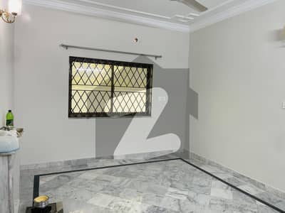 جی ۔ 11/3 جی ۔ 11,اسلام آباد میں 3 کمروں کا 1 کنال زیریں پورشن 1.7 لاکھ میں کرایہ پر دستیاب ہے۔