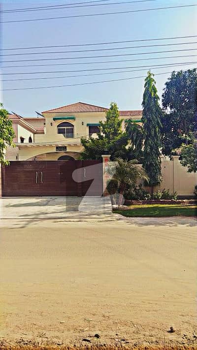 Buch Villas 1 Kanal Brand New House with Basement