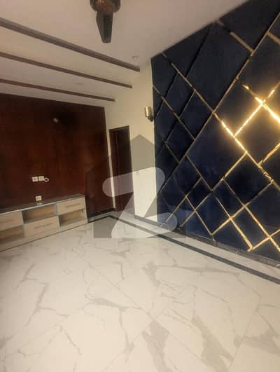 لیک سٹی میڈوز فیز 1 لیک سٹی میڈوز,لاہور میں 3 کمروں کا 15 مرلہ زیریں پورشن 1.2 لاکھ میں کرایہ پر دستیاب ہے۔ لیک سٹی میڈوز فیز 1 لیک سٹی میڈوز,لاہور میں 3 کمروں کا 15 مرلہ زیریں پورشن 1.2 لاکھ میں کرایہ پر دستیاب ہے۔