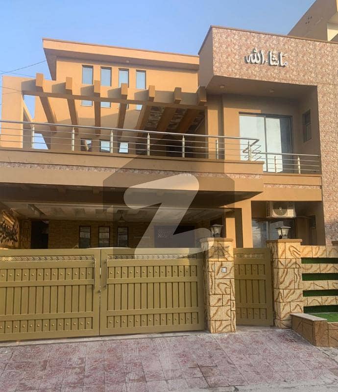 Beautiful Luxurious 10 Marla House For Sale Beautiful Luxurious 10 Marla House For Sale