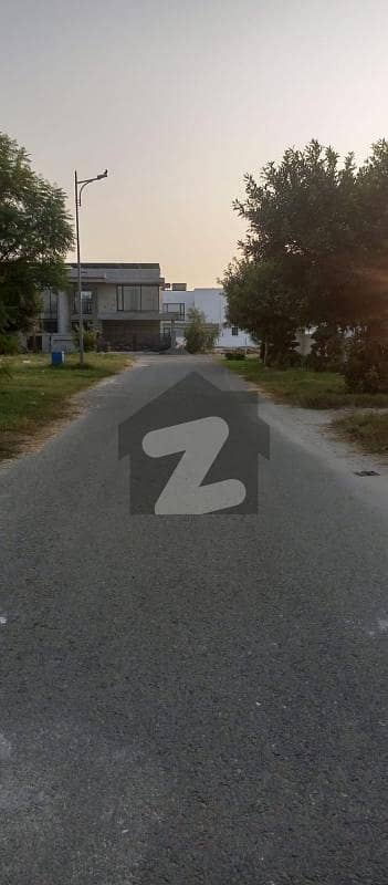 1 Kanal Plot For Sale In DHA Phase 8 T Block Lahore | Ideal Location | 3.20 Crore Only