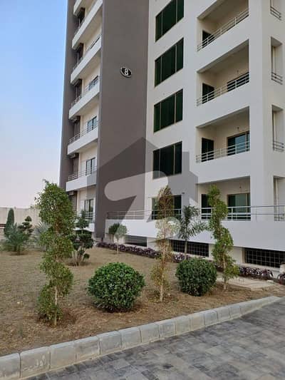 عسکری 10 - سیکٹر ایس عسکری 10,عسکری,لاہور میں 4 کمروں کا 12 مرلہ فلیٹ 4.45 کروڑ میں برائے فروخت۔