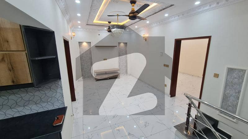 سینٹرل پارک ہاؤسنگ سکیم لاہور میں 4 کمروں کا 5 مرلہ مکان 1.95 کروڑ میں برائے فروخت۔