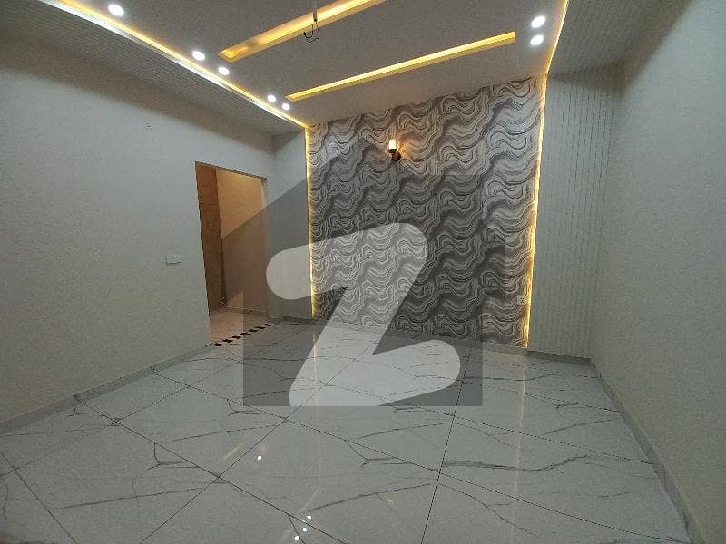 کینال روڈ فیصل آباد میں 3 کمروں کا 5 مرلہ مکان 2.35 کروڑ میں برائے فروخت۔