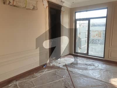 ڈی ایچ اے فیز 8 - بلاک وی فیز 8,ڈیفنس (ڈی ایچ اے),لاہور میں 6 کمروں کا 1 کنال مکان 14.9 کروڑ میں برائے فروخت۔ ڈی ایچ اے فیز 8 - بلاک وی فیز 8,ڈیفنس (ڈی ایچ اے),لاہور میں 6 کمروں کا 1 کنال مکان 14.9 کروڑ میں برائے فروخت۔