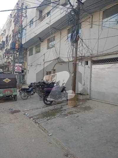 شاہراہِ قائدین کراچی میں 2 کنال عمارت 27.0 لاکھ میں کرایہ پر دستیاب ہے۔