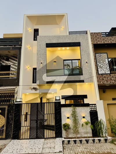 الرحمان گارڈن فیز 2 الرحمان گارڈن,لاہور میں 3 کمروں کا 3 مرلہ مکان 1.39 کروڑ میں برائے فروخت۔ الرحمان گارڈن فیز 2 الرحمان گارڈن,لاہور میں 3 کمروں کا 3 مرلہ مکان 1.39 کروڑ میں برائے فروخت۔