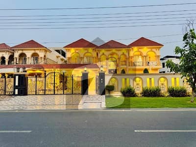 2KANAL SPANISH LUXURY BUNGALOW FOR SALE ON 100 FEET ROAD