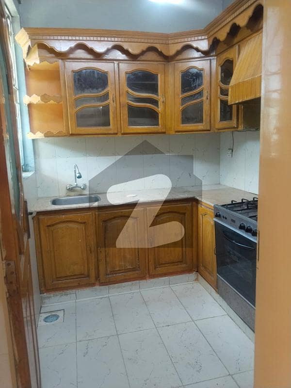 جی ۔ 11 اسلام آباد میں 5 کمروں کا 8 مرلہ مکان 2.2 لاکھ میں کرایہ پر دستیاب ہے۔