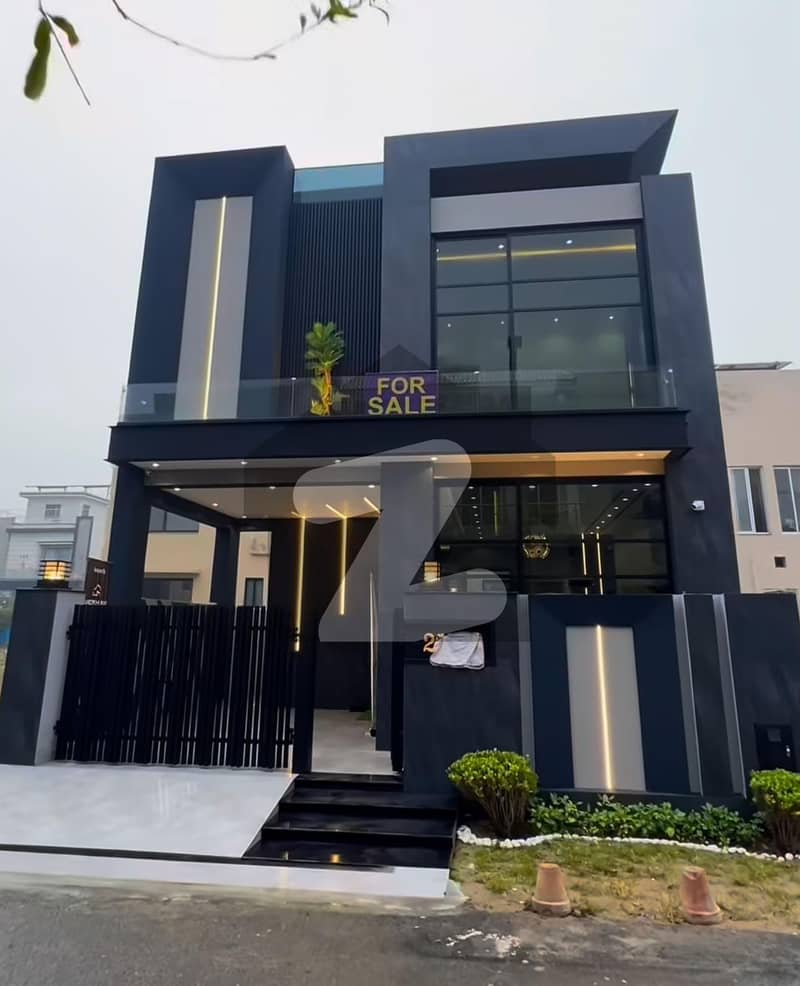 ملتان پبلک سکول روڈ ملتان میں 3 کمروں کا 5 مرلہ مکان 1.4 کروڑ میں برائے فروخت۔