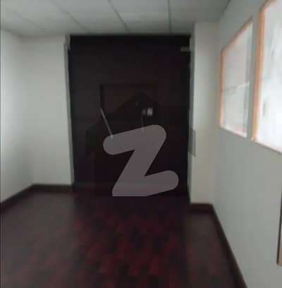 گلبرگ لاہور میں 7 مرلہ دفتر 2.25 لاکھ میں کرایہ پر دستیاب ہے۔