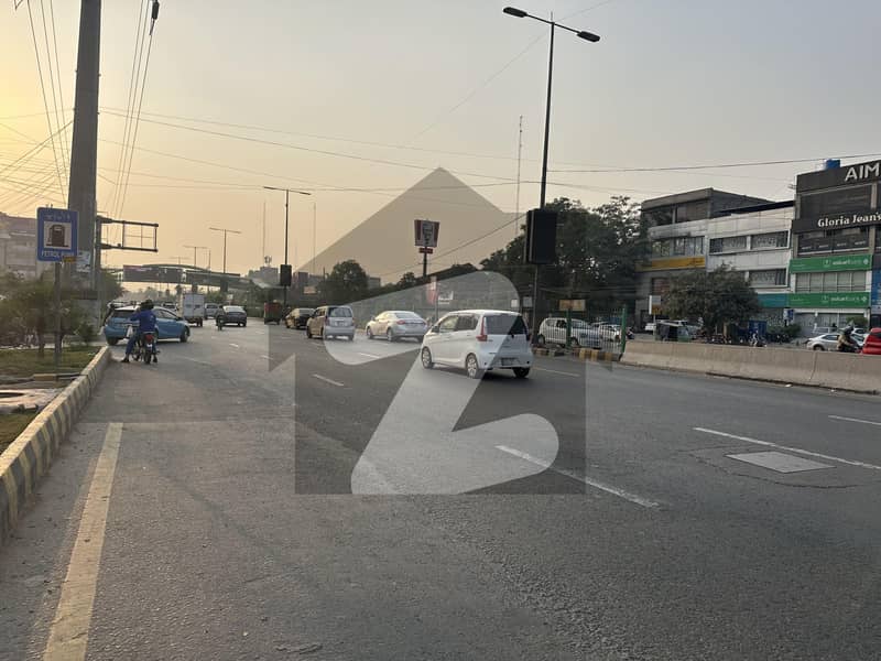 گارڈن ٹاؤن مین بلیوارڈ گارڈن ٹاؤن,لاہور میں 1 کنال عمارت 18.0 لاکھ میں کرایہ پر دستیاب ہے۔