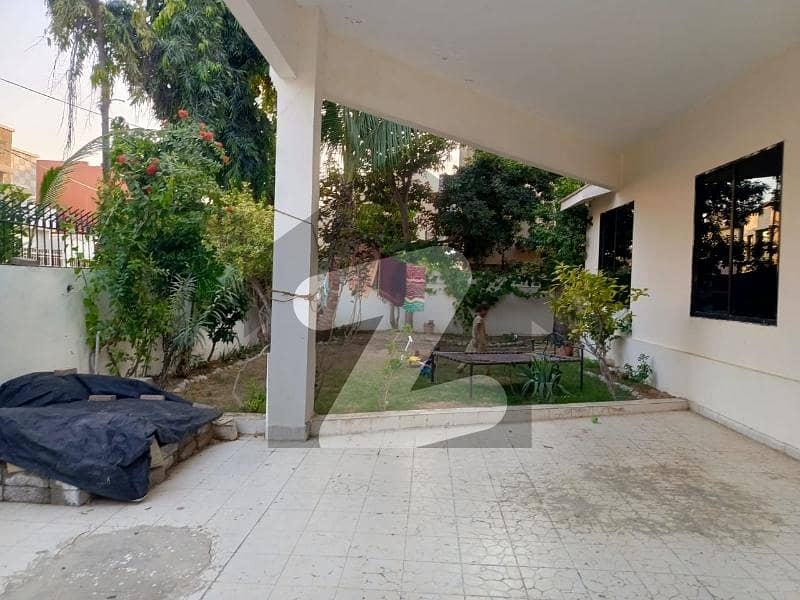 Defence 600 yards bungalow near Shujaat & 26 street
