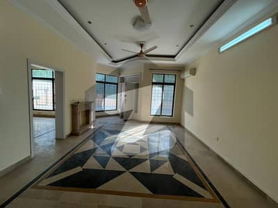 A DECENT LIVEABLE HOUSE 500 SQYRDS/ F-8 SUNGLE UNIT/ FULLY REFURBISHED IS AVAILABLE FOR SALE.