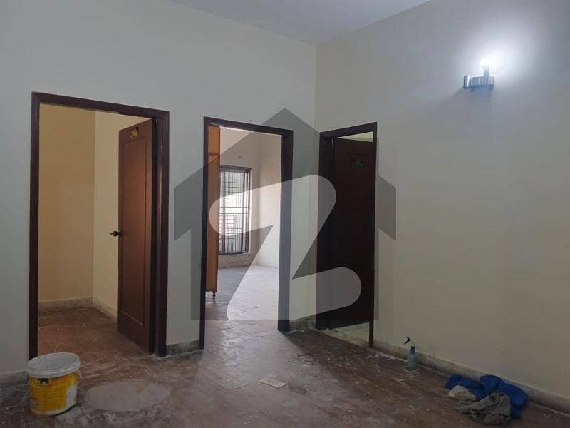 04 MARLA COMMERCIAL FLOOR AVAILABLE